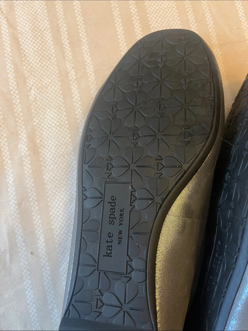 kate spade Metallic gray Ballet Flats with Bow Trim size 6.5B